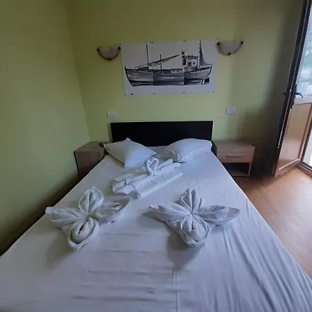 Delta Ca Odinioara Guest house 3*
